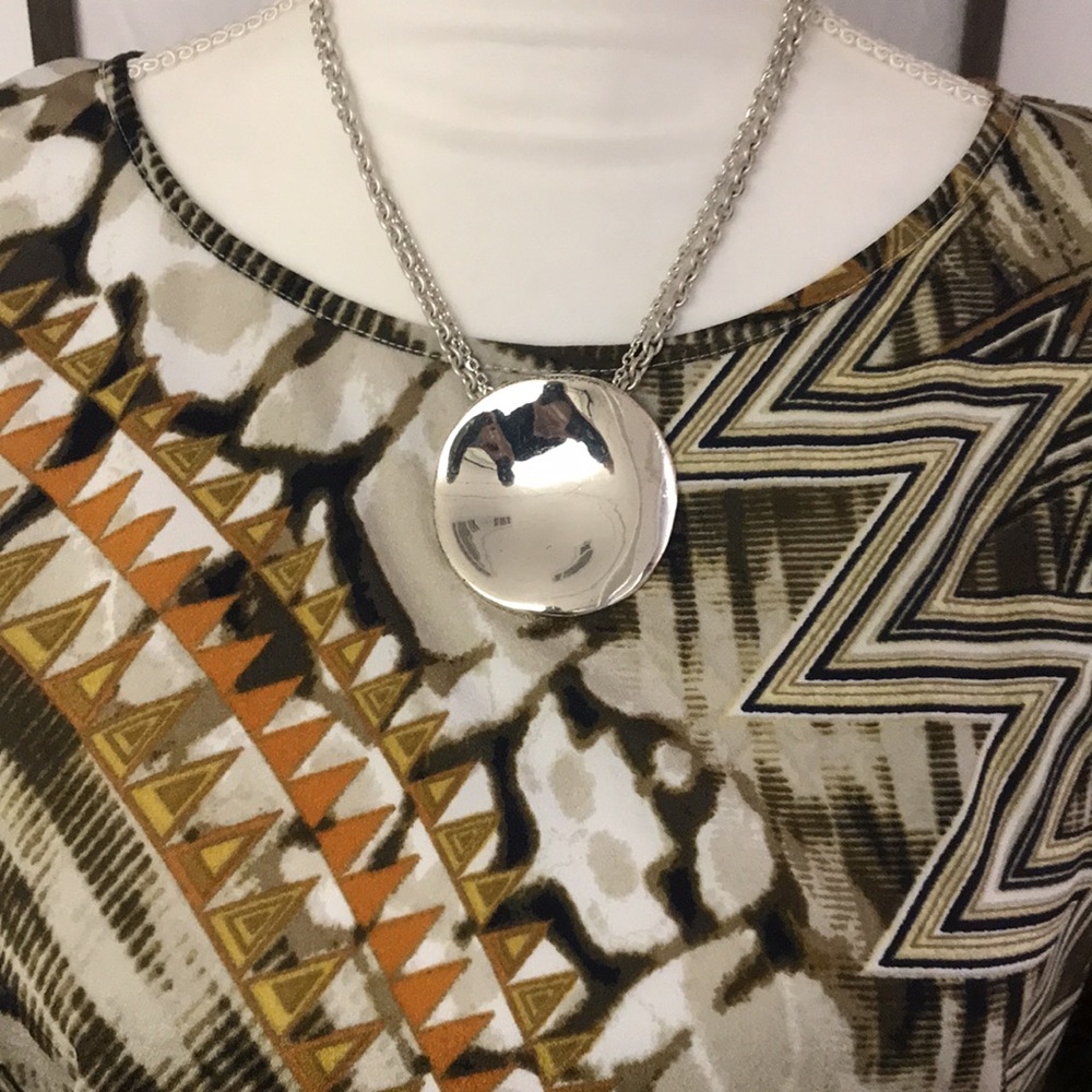 Beautiful Light Weight Pattern Chicos Blouse - image 4